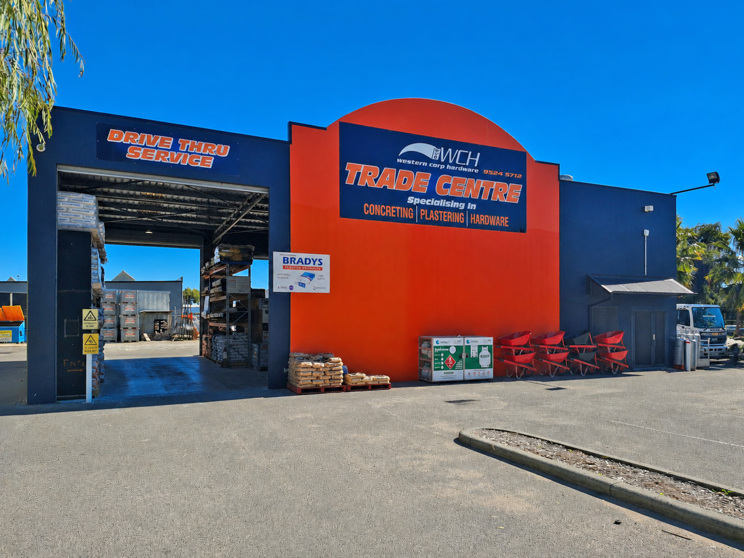 western-corp-hardware-port-kennedy-trade-centre-entrance western corp hardware port kennedy trade centre entrance